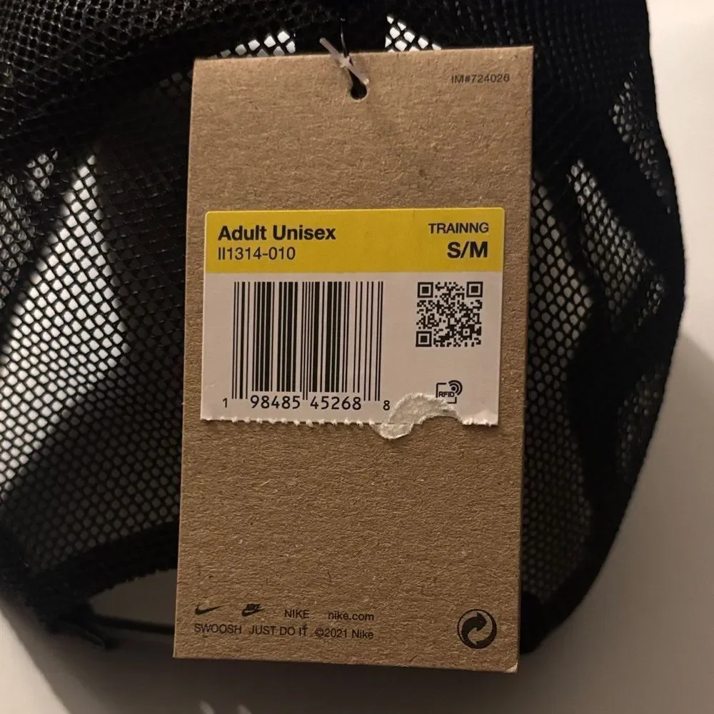 Nike sporty trucker